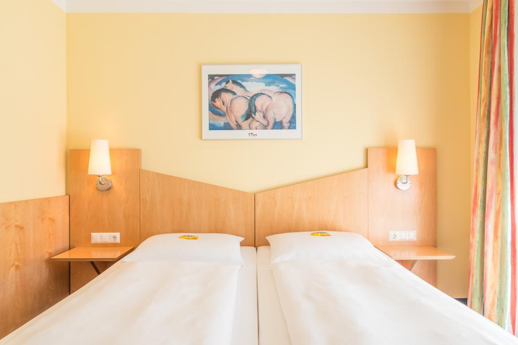 Hotel Beim Schrey Kirchheim bei Muenchen Habitación foto